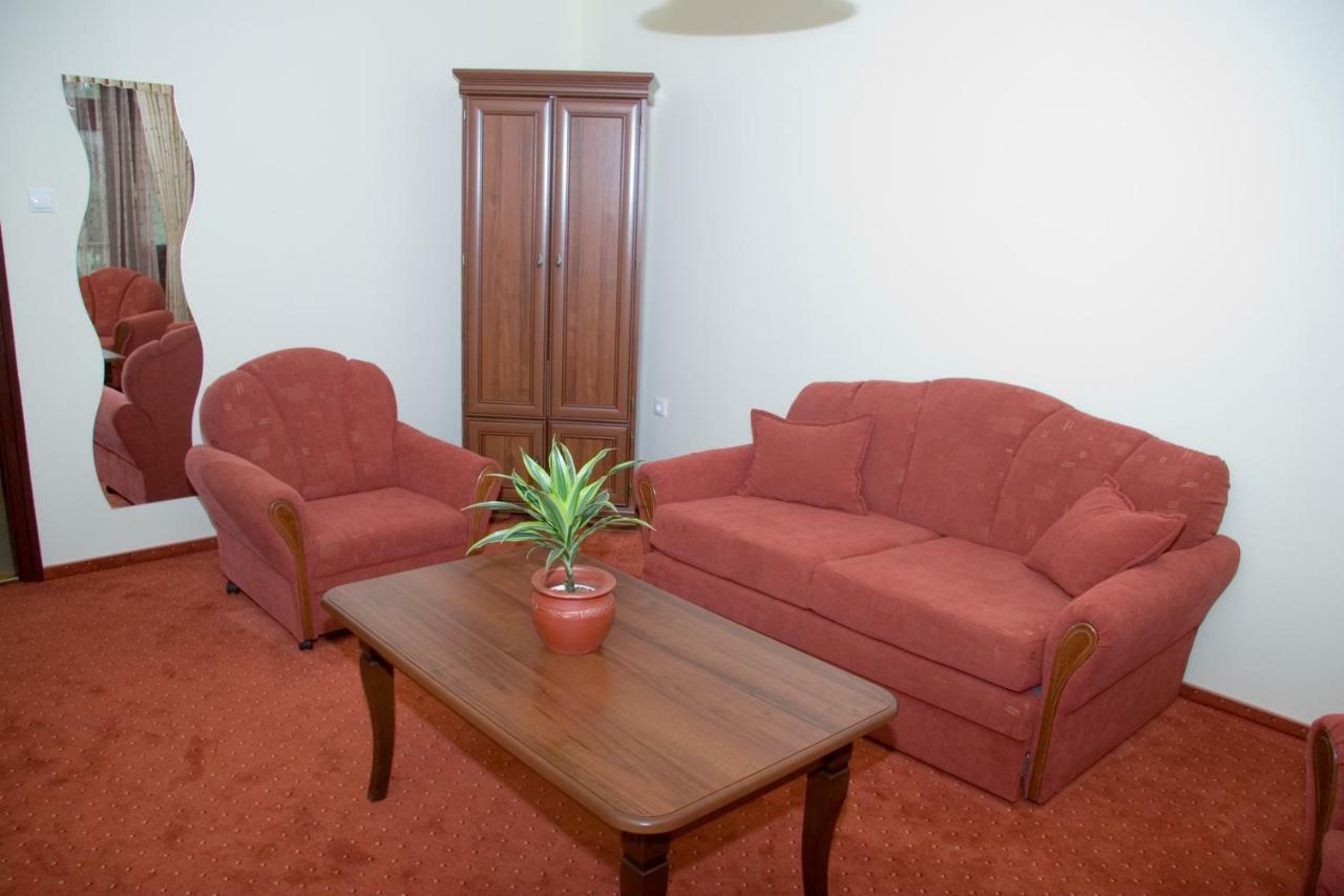 Hotel Fortuna Dávod Oda fotoğraf