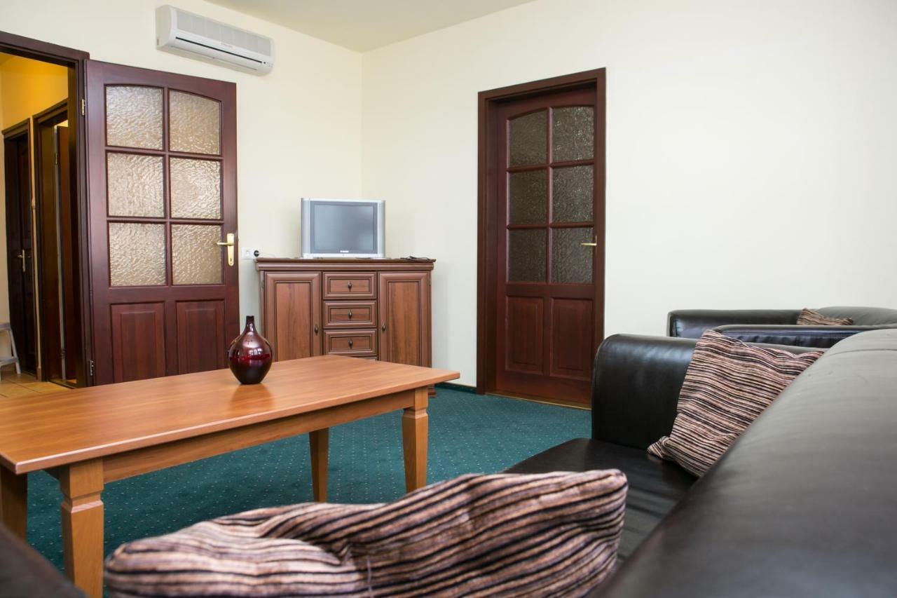 Hotel Fortuna Dávod Dış mekan fotoğraf
