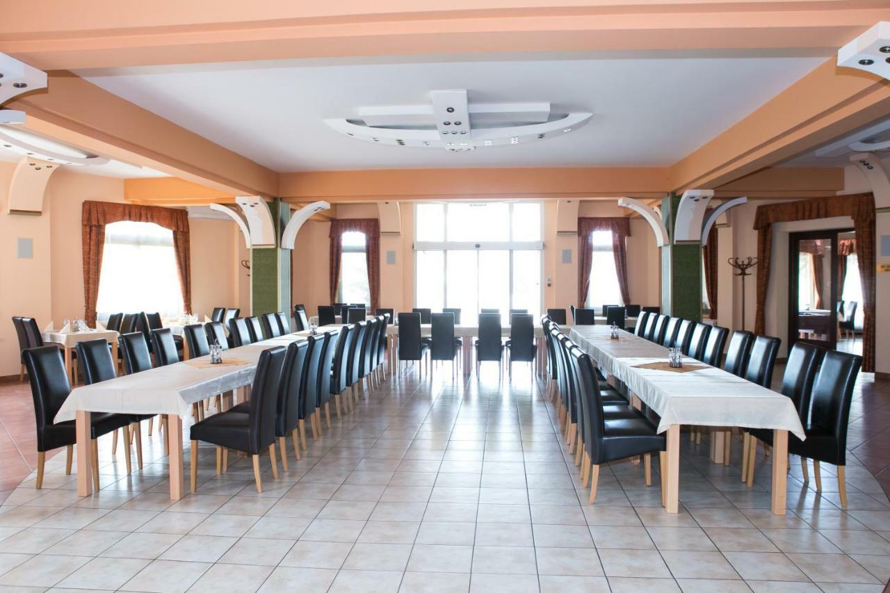 Hotel Fortuna Dávod Dış mekan fotoğraf