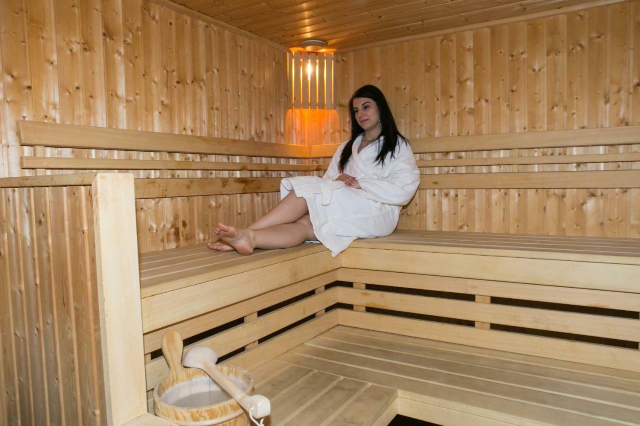 Hotel Fortuna Dávod Dış mekan fotoğraf