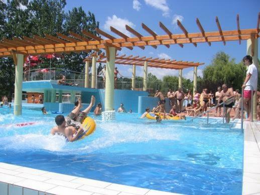 Hotel Fortuna Dávod Dış mekan fotoğraf
