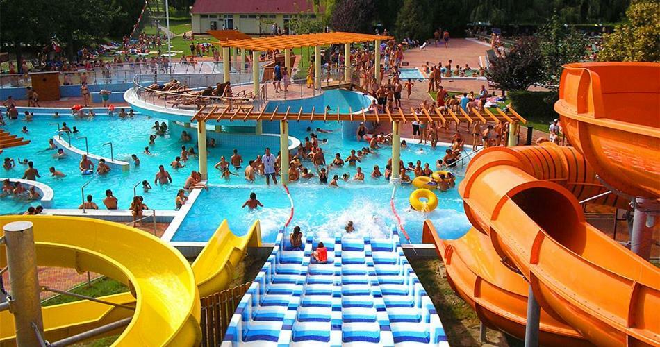 Hotel Fortuna Dávod Dış mekan fotoğraf