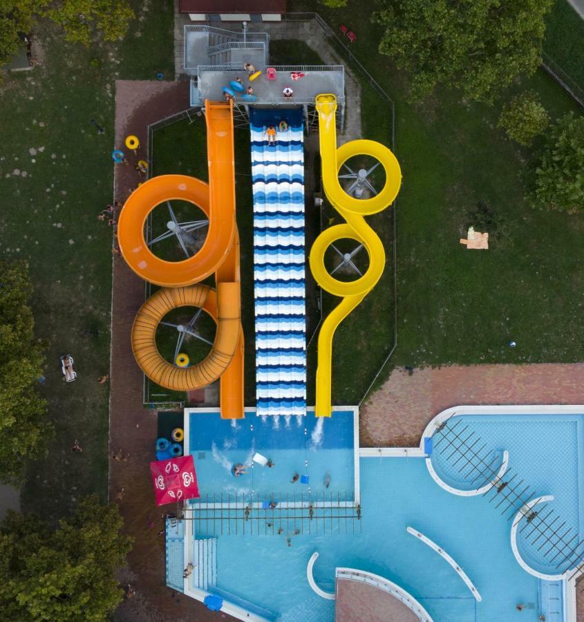 Hotel Fortuna Dávod Dış mekan fotoğraf