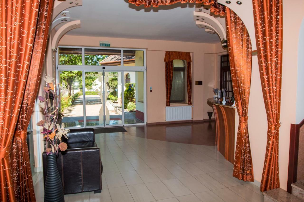 Hotel Fortuna Dávod Dış mekan fotoğraf