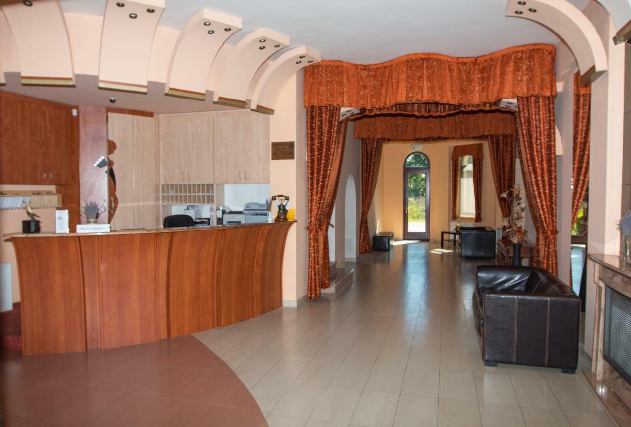 Hotel Fortuna Dávod Dış mekan fotoğraf